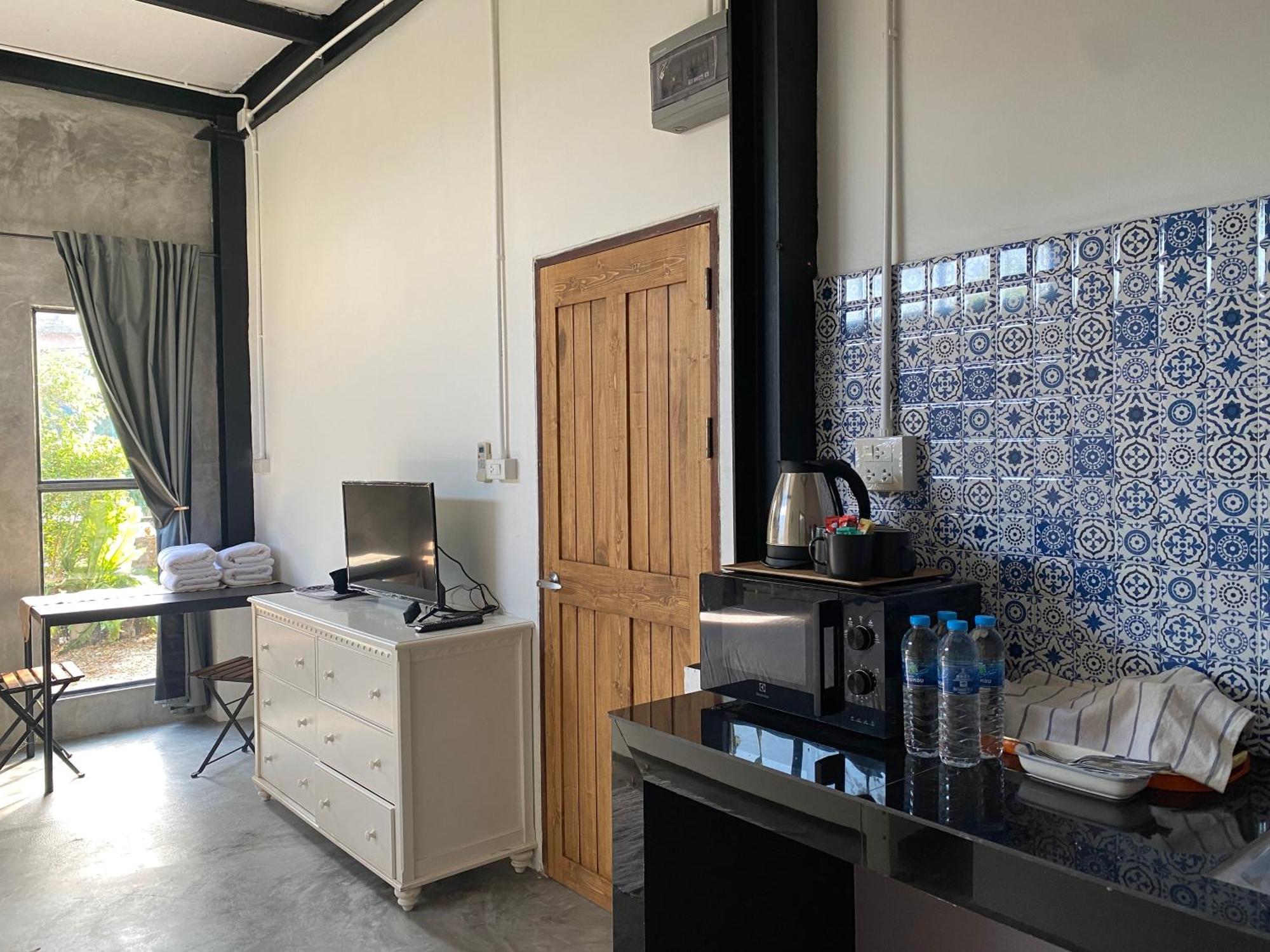 Hostel Nokhook House Trang Exterior foto